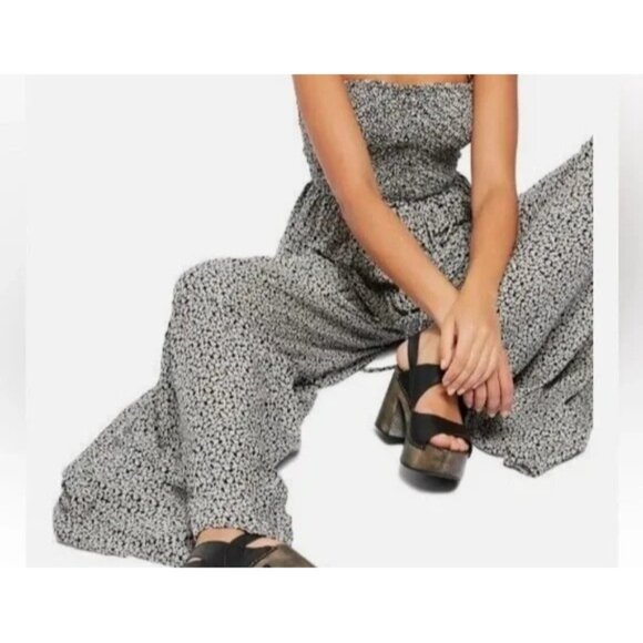 Boohoo Free People Little Of Your Love Wide-Leg Jumpsuit with Pockets Strapless - Picture 5 of 13